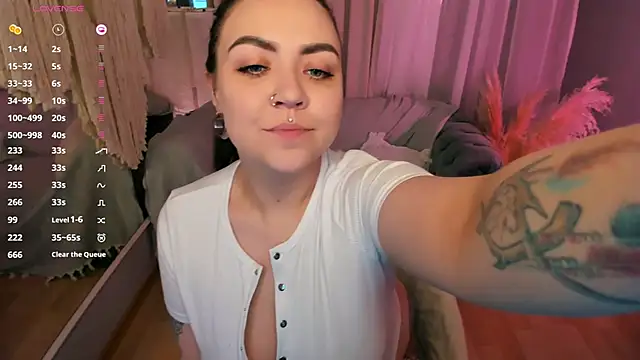 Snapshot of ashton_heidii chatting on 11.10.25 ashton heidii online show from 11.10.25