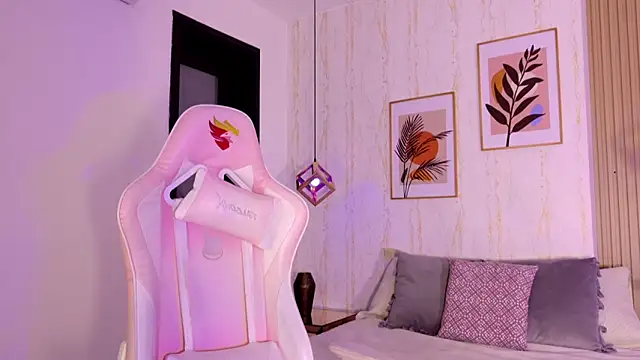 Snapshot of Ayleen_Dunkan chatting on 09.30.25 Ayleen Dunkan online show from 09.30.25