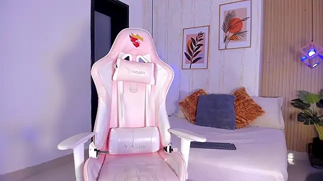 Snapshot of Ayleen_Dunkan chatting on 11.29.25 Ayleen Dunkan online show from 11.29.25