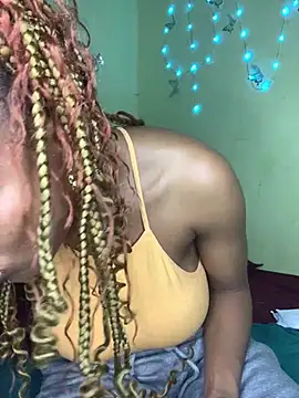 Seductive Yellow Titties online show from 05.15.26