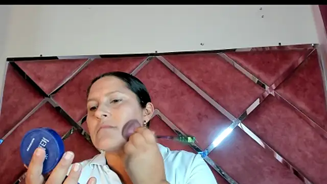 KikaDuque online show from 06.18.26