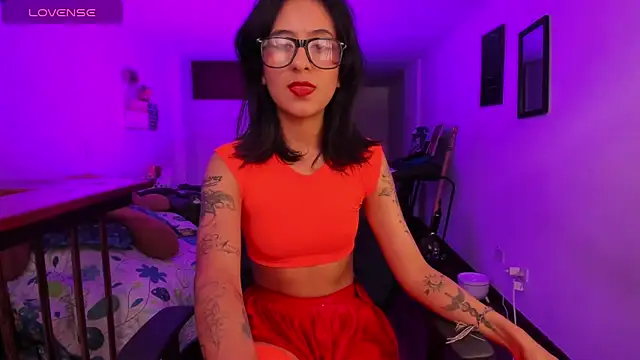 Snapshot of atenea_dragon__ chatting on 10.03.25 atenea dragon online show from 10.03.25