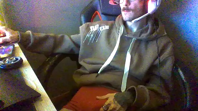 Dikklauss online show from 10.19.25