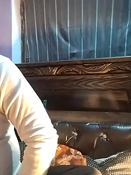 Snapshot of hunk28_6 chatting on 02.13.26 hunk28 6 online show from 02.13.26