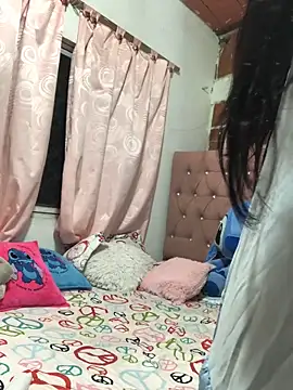 Rachellcooperrr online show from 12.21.25