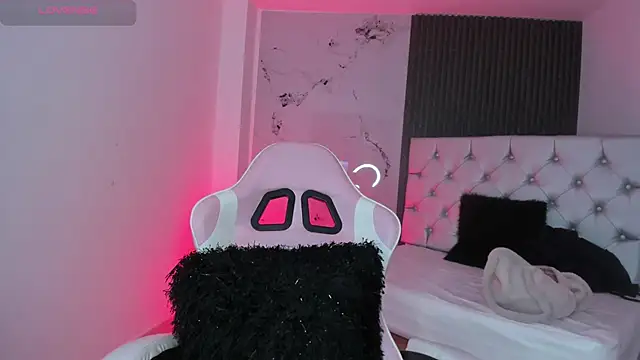 chloesagee online show from 10.03.25