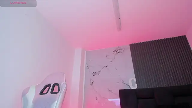 chloesagee online show from 06.10.26