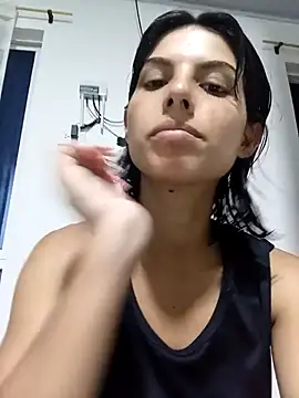 Snapshot of nina_sky chatting on 10.25.25 nina sky online show from 10.25.25