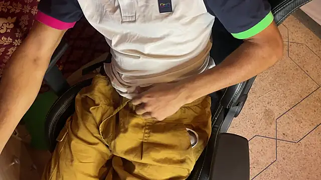 Snapshot of JUSTFORRICH chatting on 10.18.25 JUSTFORRICH online show from 10.18.25