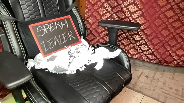 Snapshot of JUSTFORRICH chatting on 11.12.25 JUSTFORRICH online show from 11.12.25