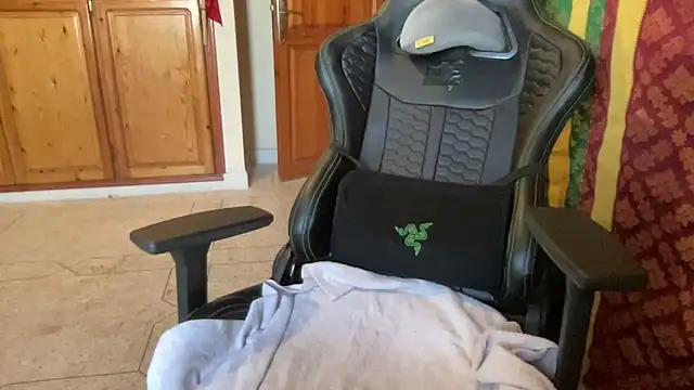 Snapshot of JUSTFORRICH chatting on 11.25.25 JUSTFORRICH online show from 11.25.25