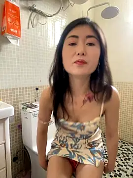 Snapshot of xtt1689999 chatting on 11.22.25 xtt1689999 online show from 11.22.25