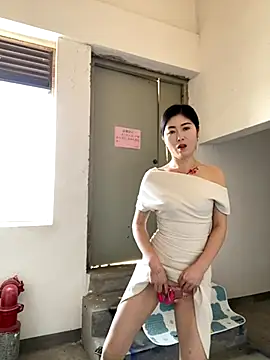 Snapshot of xtt1689999 chatting on 11.30.25 xtt1689999 online show from 11.30.25