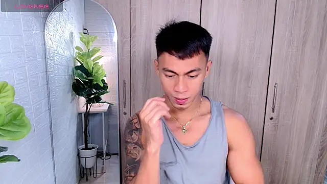 Snapshot of PinooyMilker chatting on 10.01.25 PinooyMilker online show from 10.01.25