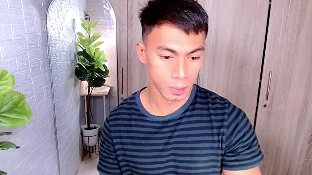 Snapshot of PinooyMilker chatting on 10.06.25 PinooyMilker online show from 10.06.25