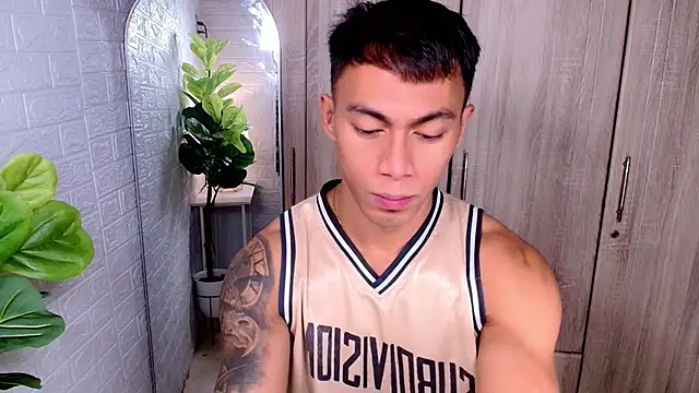 Snapshot of PinooyMilker chatting on 10.07.25 PinooyMilker online show from 10.07.25