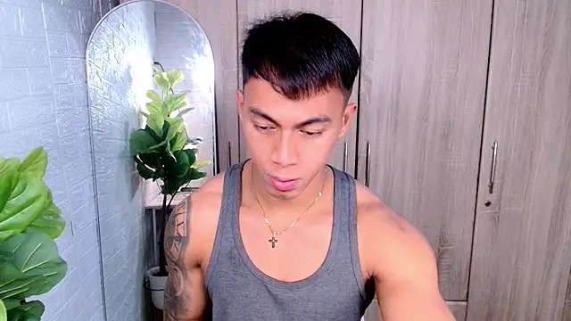 Snapshot of PinooyMilker chatting on 10.21.25 PinooyMilker online show from 10.21.25