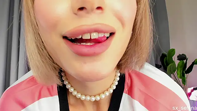 Ice Strawberry online show from 06.21.26