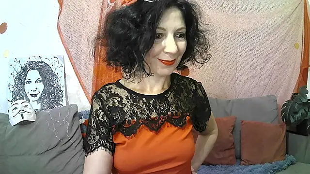 Snapshot of ValleriWind chatting on 09.24.25 ValleriWind online show from 09.24.25