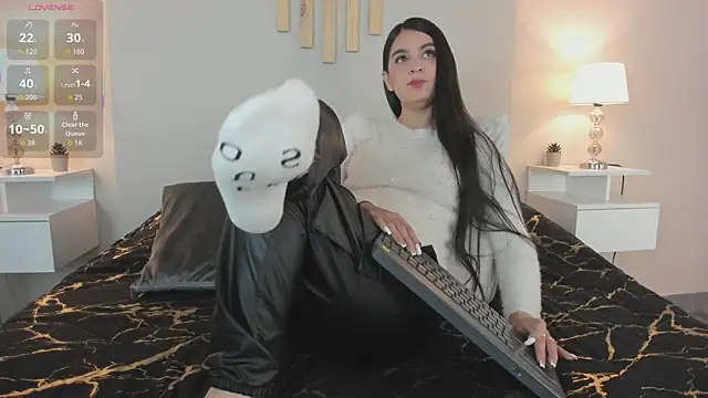 natachadiaz  online show from 10.28.25