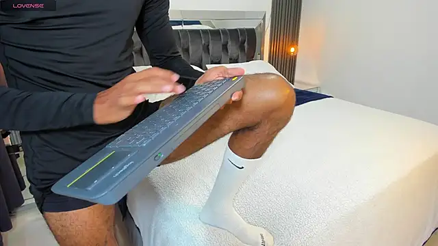 MARC THOMPSON  online show from 09.09.25