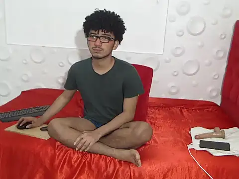 Snapshot of felipecams123 chatting on 09.27.25 felipecams123 online show from 09.27.25