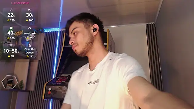 Snapshot of Bastian_MCcormick chatting on 11.26.25 Bastian MCcormick online show from 11.26.25