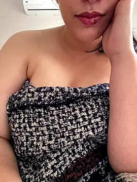 Snapshot of Bold-arabic-vibes chatting on 12.02.25 Bold-arabic-vibes online show from 12.02.25