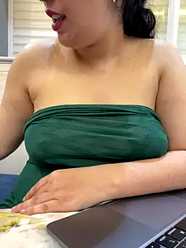 Snapshot of Bold-arabic-vibes chatting on 12.17.25 Bold-arabic-vibes online show from 12.17.25