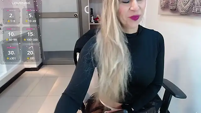 Snapshot of DianaPearls chatting on 02.05.26 DianaPearls online show from 02.05.26