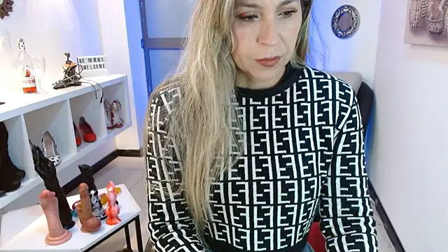 Snapshot of DianaPearls chatting on 07.21.26 DianaPearls online show from 07.21.26