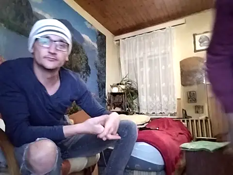 Snapshot of beda_gergo chatting on 11.25.25 beda gergo online show from 11.25.25