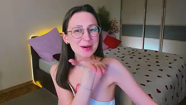 YourLovellyStory online show from 04.29.26