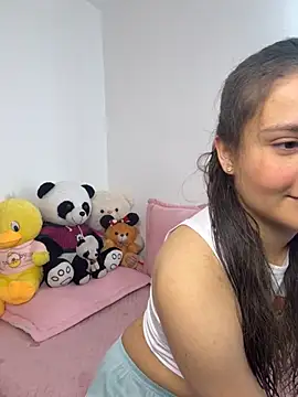 Snapshot of Emilyybennet_ chatting on 09.29.25 Emilyybennet online show from 09.29.25