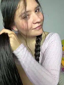 Snapshot of Emilyybennet_ chatting on 03.16.26 Emilyybennet online show from 03.16.26