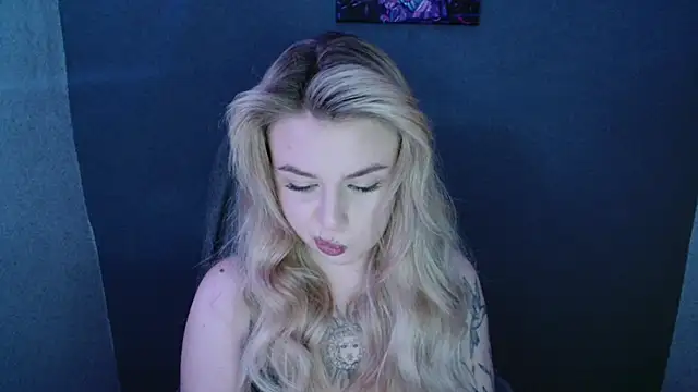 Snapshot of AngelicaHollywood chatting on 09.19.25 AngelicaHollywood online show from 09.19.25