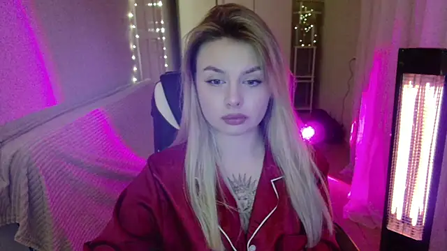 Snapshot of AngelicaHollywood chatting on 02.10.26 AngelicaHollywood online show from 02.10.26