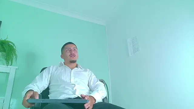 MrFox   online show from 10.02.25