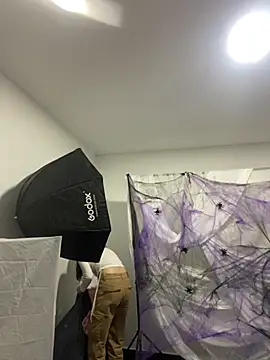 Snapshot of Emilia_Bons chatting on 10.08.25 Emilia Bons online show from 10.08.25