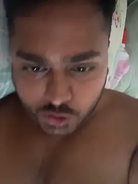 Snapshot of blrguychub chatting on 09.11.25 blrguychub online show from 09.11.25