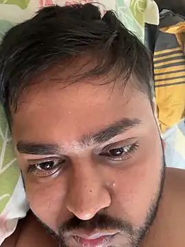 Snapshot of blrguychub chatting on 09.24.25 blrguychub online show from 09.24.25