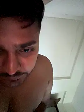 Snapshot of blrguychub chatting on 11.29.25 blrguychub online show from 11.29.25