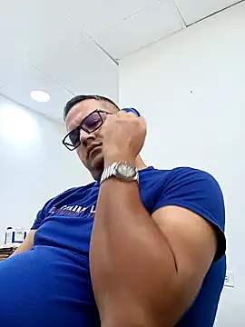 Snapshot of geimos36 chatting on 11.21.25 geimos36 online show from 11.21.25