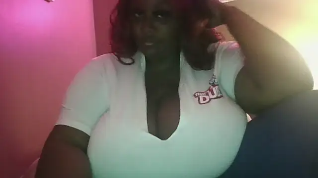 Snapshot of Cocomamii1 chatting on 11.18.25 Cocomamii1 online show from 11.18.25