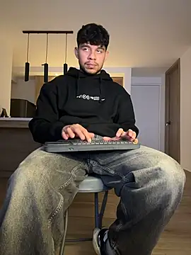 Snapshot of austin_spears_ chatting on 02.11.26 austin spears online show from 02.11.26