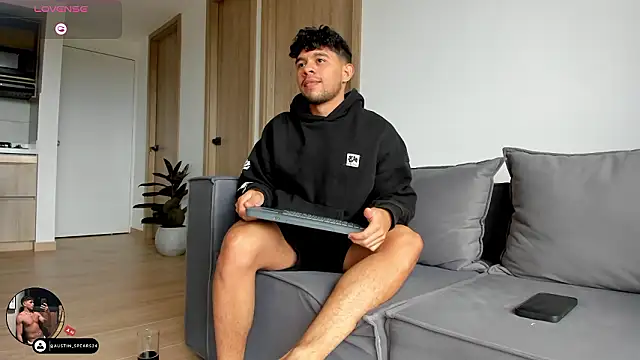 Snapshot of austin_spears_ chatting on 03.08.26 austin spears online show from 03.08.26