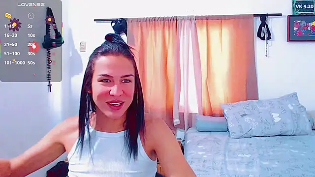 Snapshot of Azley_sweet chatting on 02.07.25 Azley sweet online show from 02.07.25