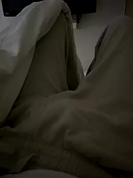 Snapshot of Frankieyyy1 chatting on 11.16.25 Frankieyyy1 online show from 11.16.25