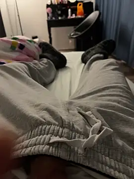 Snapshot of Frankieyyy1 chatting on 12.04.25 Frankieyyy1 online show from 12.04.25