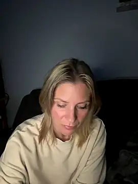 Lexi-Lux-X online show from 09.21.25